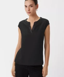 Comma, Layered Top Black