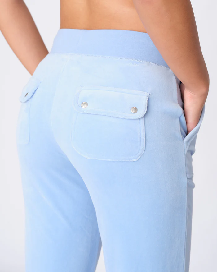 Juicy Couture Classic Velour Del Ray Pocket Pant Powder Blue Juicy Couture Classic Velour Del Ray Pocket Pant Powder Blue
