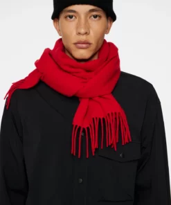 J.Lindeberg Champ Solid Scarf Barbados Cherry